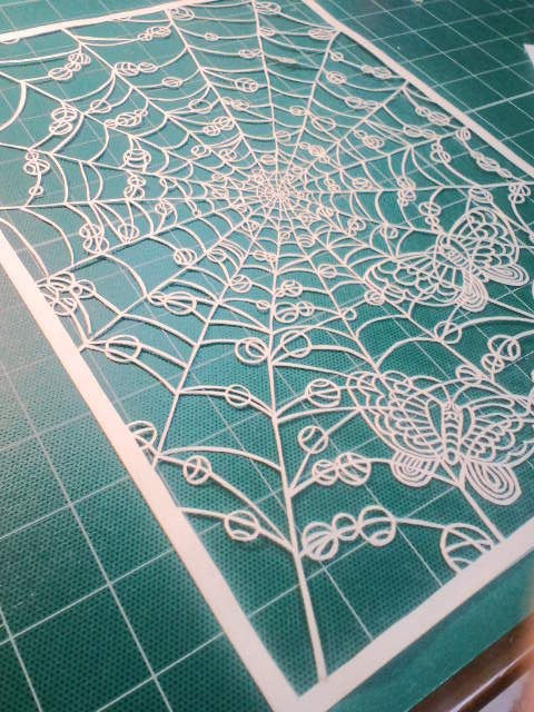 切り絵 蜘蛛の巣 No 5 満腹亭新聞