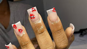 Chic and Edgy: Discover the Trendiest Looks with CDG Nails Short