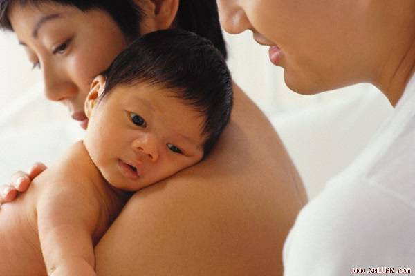 Vậy mà khi về sống chung tôi mới thấy điên đảo chỉ vì anh quá tốt bụng. (Ảnh minh họa)