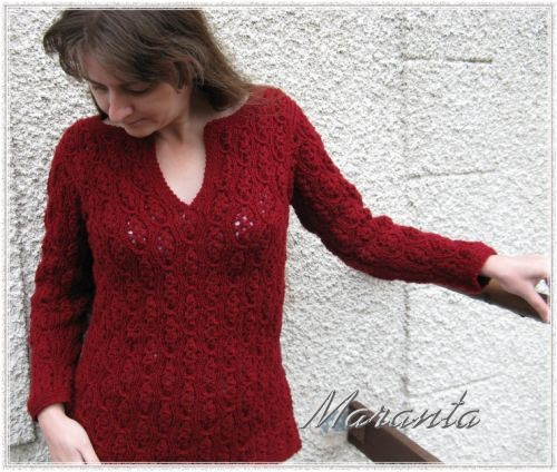 sweter medaliony
