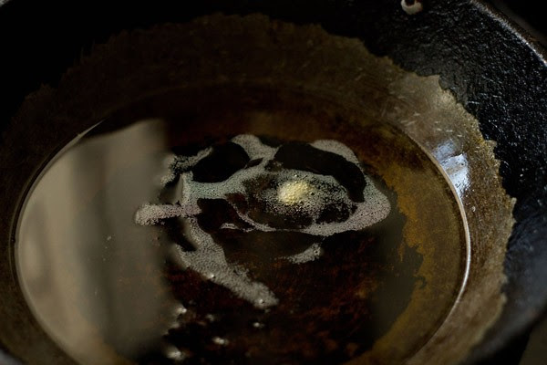 heat oil to fry chakli