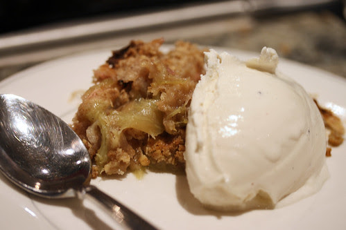 rhubarb crisp 112