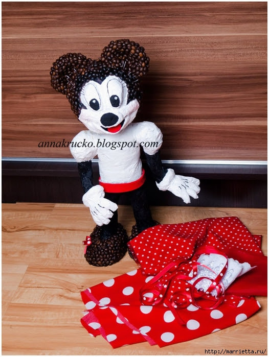 Minnie Mouse hecha de papel maché y granos de café. Clase magistral (19) (526x700, 295KB)