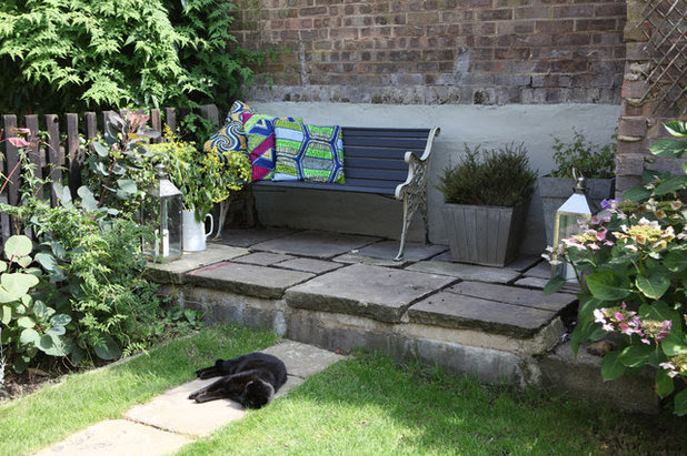 Eclectic Patio by Andrew Paine Architecture