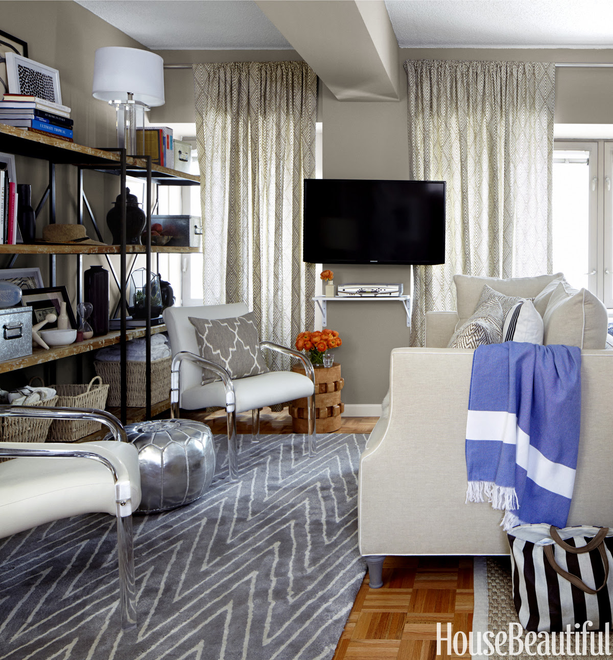 Small Living Room Decorating Ideas - How to Arrange a ...