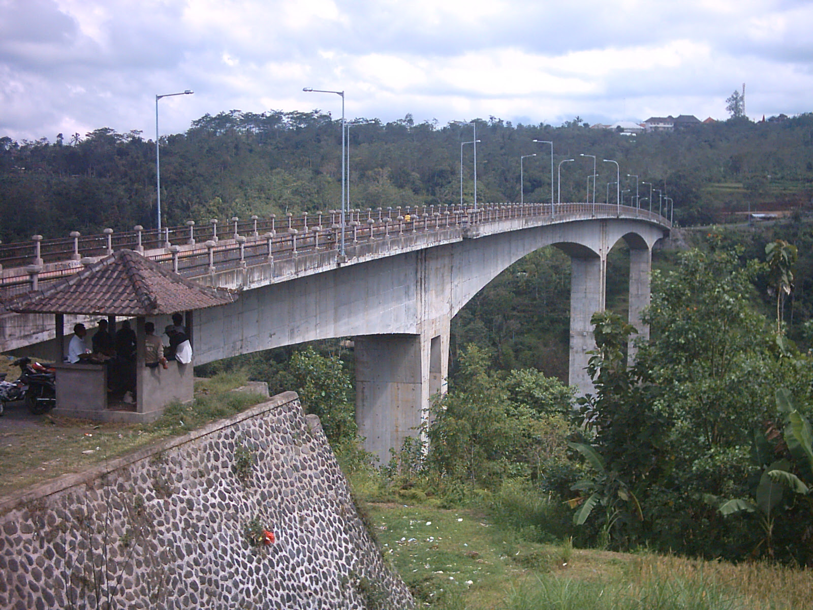 http://ariefnich.files.wordpress.com/2009/06/rimg0031.jpg