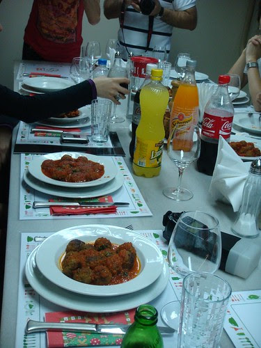 Domatesli,Fesleğen Soslu Köfte