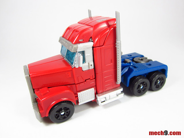 Voyager Class Optimus Prime from Transformer Prime