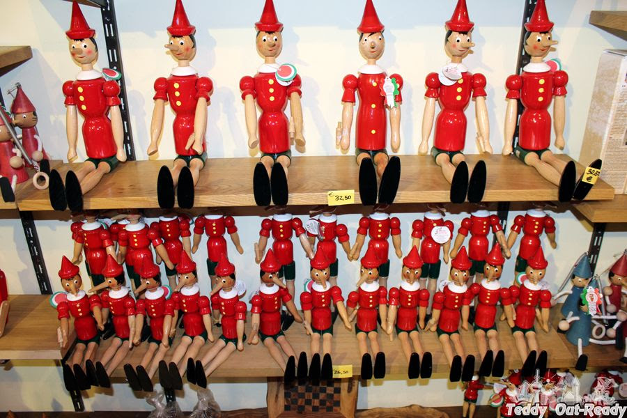 Pinocchios store