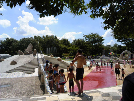 都立舎人公園じゃぶじゃぶ池 足立区のじゃぶじゃぶ池