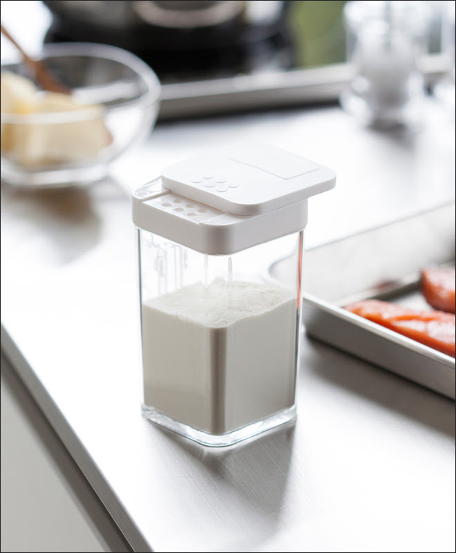 小麦粉 スパイスボトル タワー Tower 小さじスプーン付き 調味料ボトル 調味料ケース 保存容器 単品 詰め替え用 調味料入れ おしゃれ シンプル 山崎実業 セレクトショップ Aqua アクア