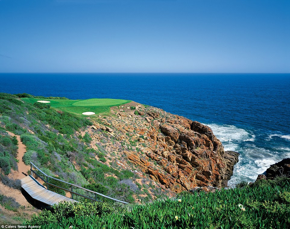 The 7th hole, Pinnacle Point Golf and Beach Resort, South Africa