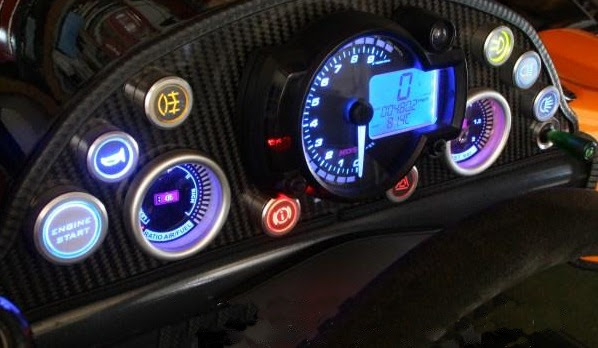 メーターのデジタル化 クラシックミニで時速100マイル Dhr Garage Doghouse 公式 ブログ