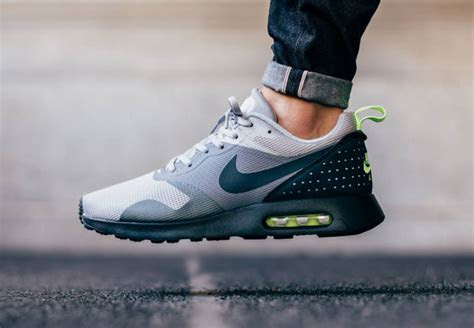 Jual sepatu sneakers nike, adidas, skechers, reebok, converse, dari berbagai macam olahraga, lari, basket, fitness, renang, golf. Nike Air Max Tavas Neon Grey - Sneaker Bar Detroit