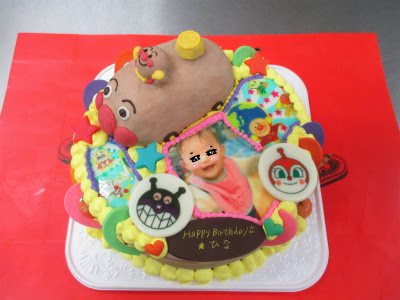 アンパンマン号の立体ケーキ はりまやblog 似顔絵ケーキ イラストケーキ 立体ケーキなど