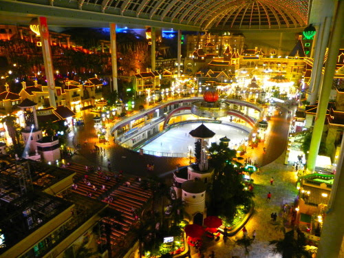 Edward went on a date at Lotte World (    ´_ゝ｀) 