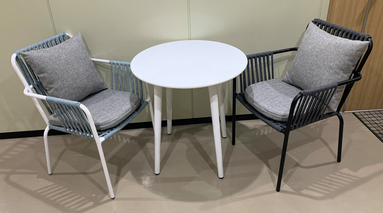 送料無料 ガーデンテーブル おしゃれ ラタン調 ホワイト 軽量 カフェ 訳ありアウトレット特価 ガーデンファニチャーセット 庭 花 ガーデン Diy 公園 ガーデンファニチャー 円型ガーデンテーブル3点セット 収納 テーブルセット ガーデンファニチャー 3点セット 店舗