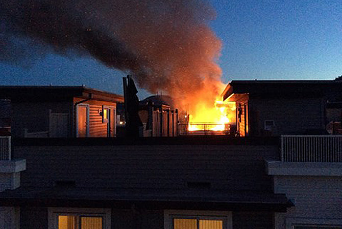 Roof of Kelowna condo catches fire - InfoNews