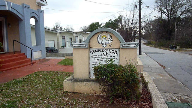 P1020778-2011-10-30-Temple-of-God-church-1353-Boyd-Ave-Atlanta-Blandtown-VIDEOpreview-Panorama