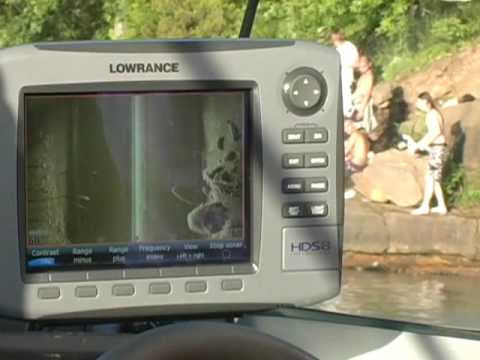 Lowrance StructureScan™ 2011