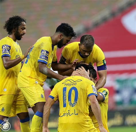 دعم مهاجم الفريق الكروي الأول بنادي النصر المغربي عبدالرزاق حمدالله، فريقه من المدرجات أمام الشباب، بعد أن أبعدته الإصابة التي لحقت به عن مشاركة فري ÙØ§Ø±ØªÙÙÙØ² ÙÙÙØ¯ Ø§ÙÙØµØ± Ø¥ÙÙ ÙÙØ§Ø¦Ù ÙØ£Ø³ Ø§ÙÙÙÙ | ØµØ­ÙÙØ© Ø§ÙÙÙØ§Ø·Ù