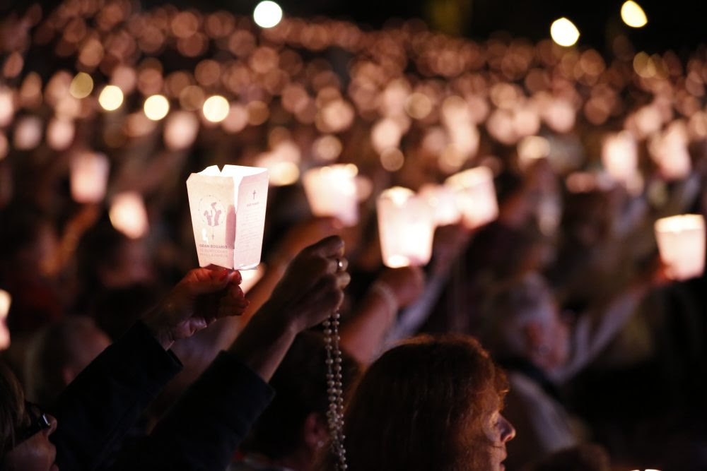 Resultado de imagen para rosario de bendiciones para la familia 2019