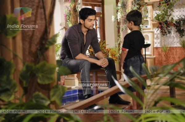 A scene from Punar Vivah featuring Gurmeet Divyam