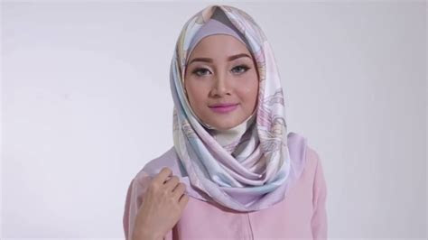 Tutorial Hijab Pesta Segi Empat Satin Simple