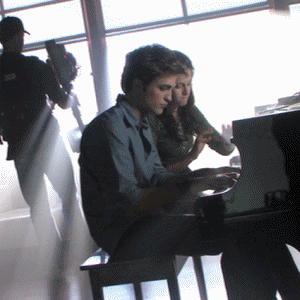 http://thinkingofrob.files.wordpress.com/2009/09/30400084-55e9abc8ed47a9f94f5572446d3c86f6-4ab2be70-full.gif