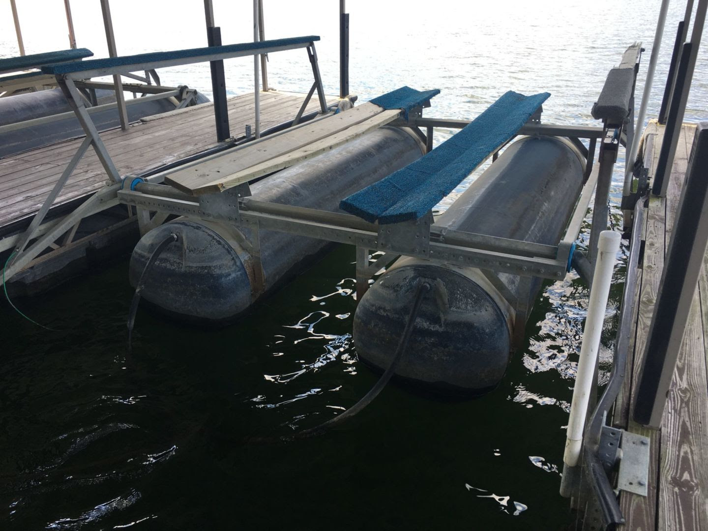 6000LB Hydro Hoist - Dock Dealers - Used Docks, Lifts For 