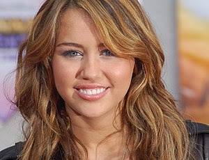 English: Miley Cyrus at the premiere for Hanna...