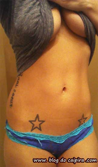 seios underboob 3