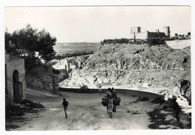 Cuesta de Doce Cantos hacia 1970. Colección Luis Alba. Ayuntamiento de Toledo