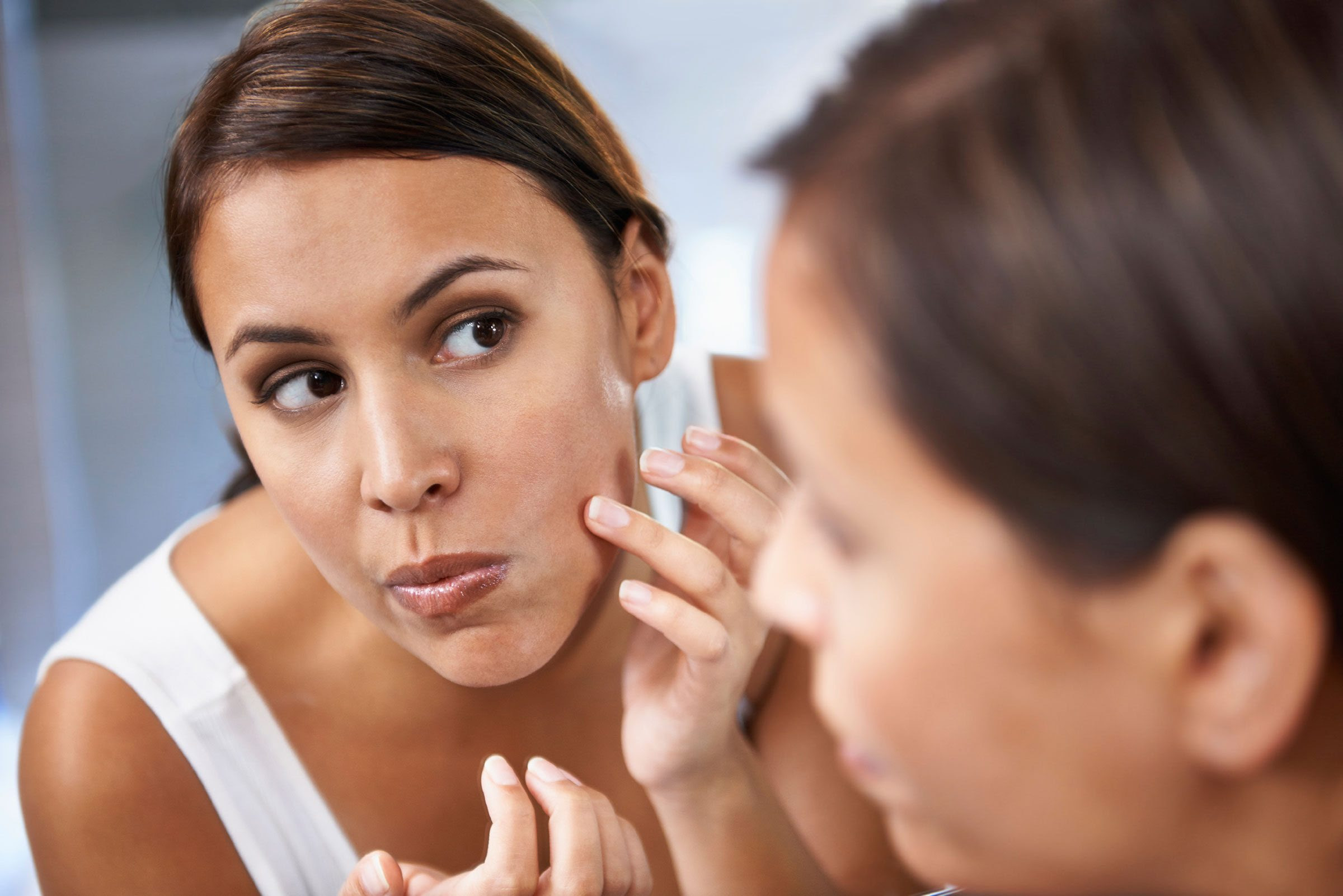 Clean your face from the acne scars 