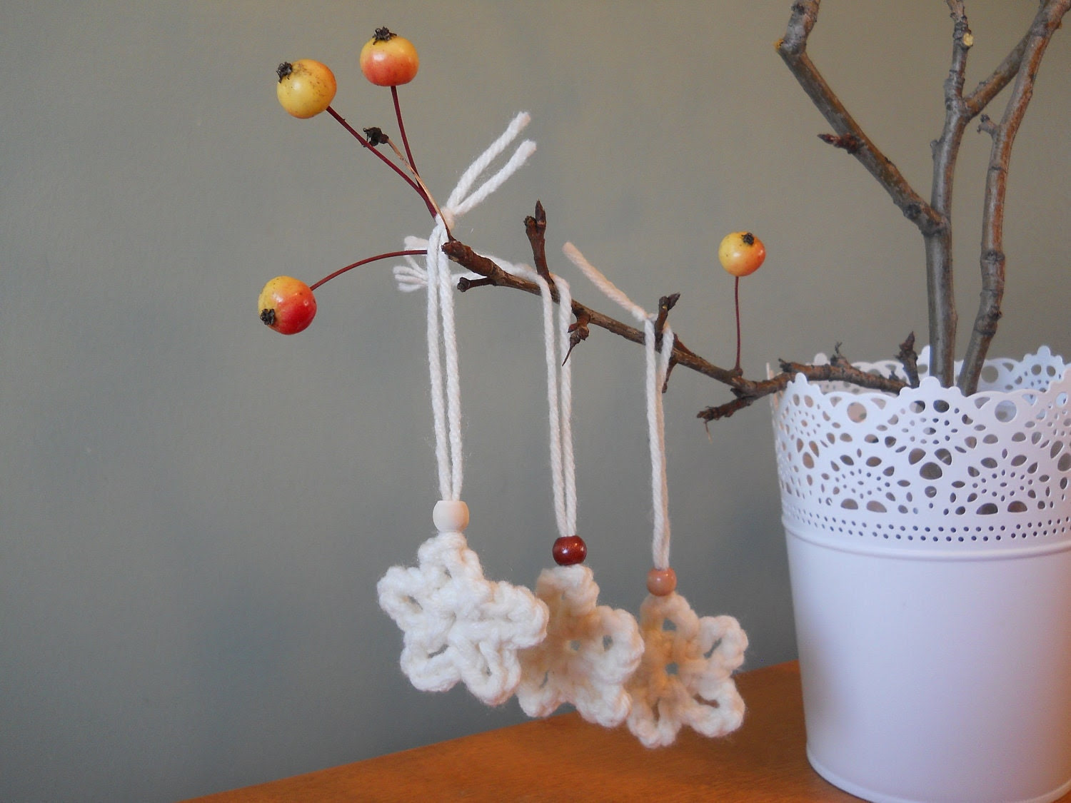 craZydaiZy Christmas tree dozen ivory stars wooden bead decorations crochet ornaments 12 handmade shabby chic  soft country