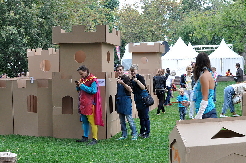 Cardboard city_034