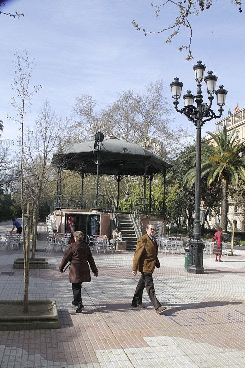 Paseo de Cánovas, en Cáceres. :: firma