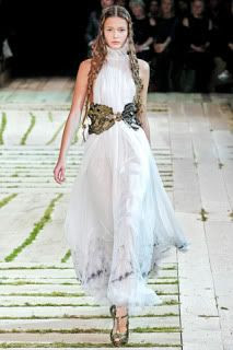 Alexander McQueen,Fashion Week,Fashion Trends,Spring