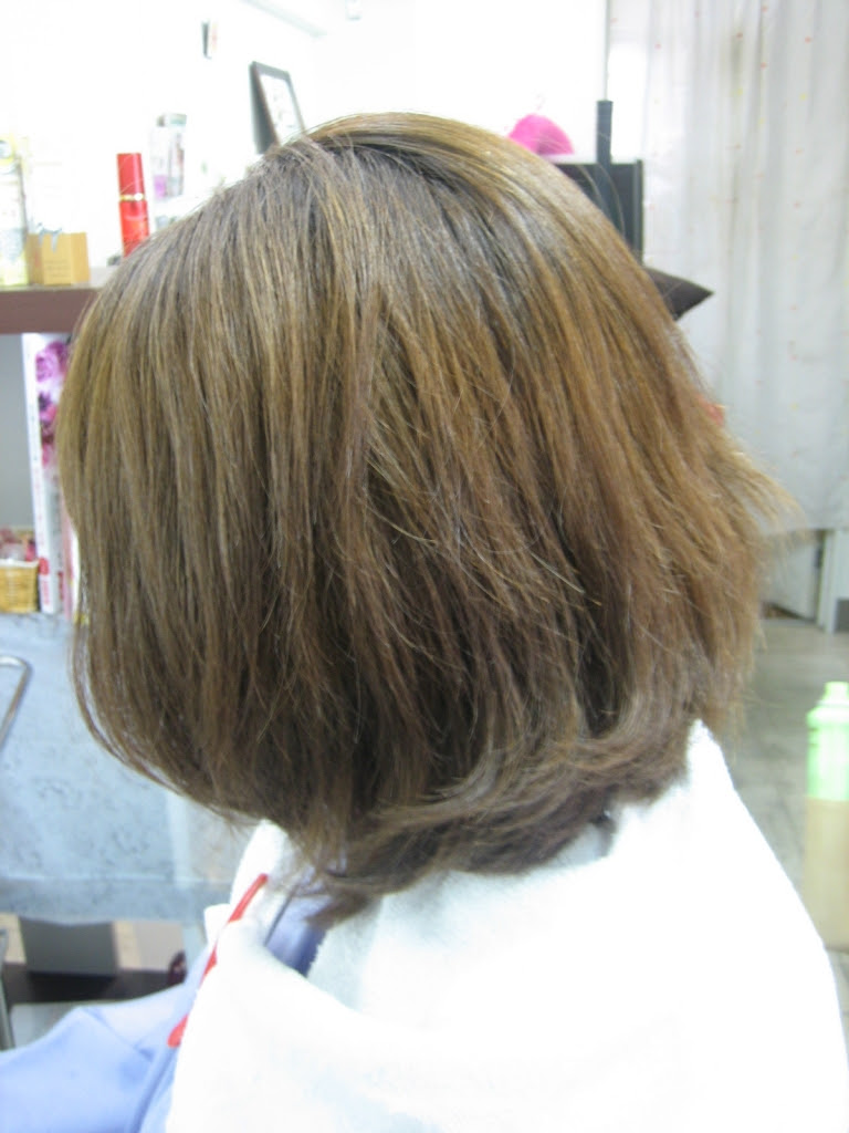 内巻きパーマで失敗した女の子のボブ矯正 奈良 縮毛矯正専門店 ガロ