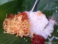 Murah dan Sedap, Nasi Jinggo Racikan Putu Sumiasih