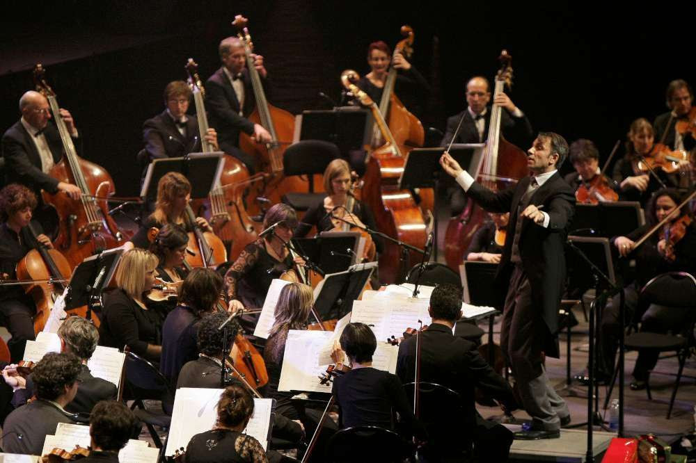 L'orchestre de Pau Pays de Béarn dirigé par Fayçal Karoui