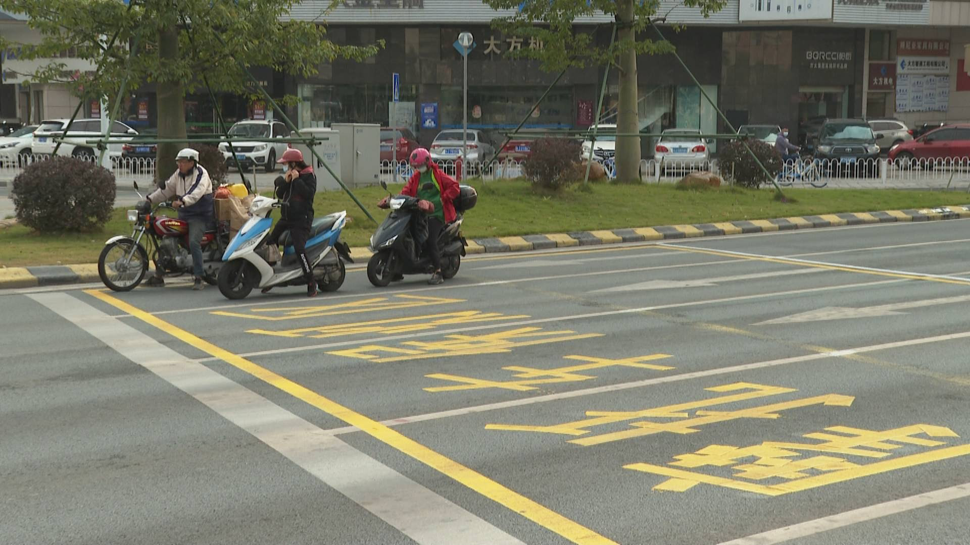 江门市区新增两个汽摩分离试点将有效减少道路交通冲突 邑闻 江门广播电视台
