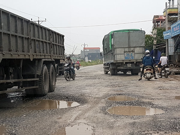 chậm thi công, đường nham nhở, QL38, chây ỳ, xe tải trọng