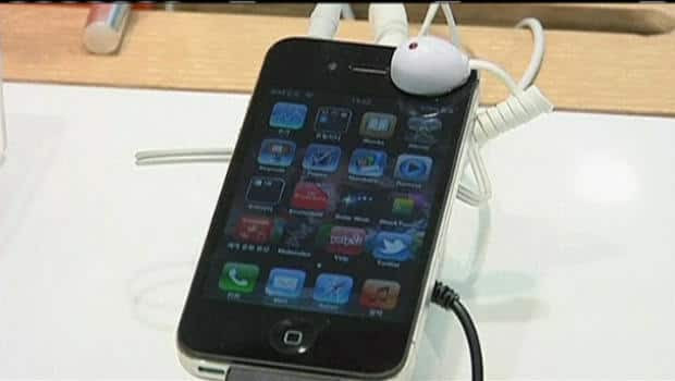 South Korea's Samsung won in a Seoul court in its smartphone battle against Apple when judges ruled the company didn't copy the U.S. company's iPhone, and went further by saying that Apple infringed on Samsung's technology.