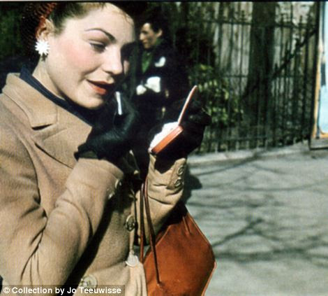 The series is filled with fashionable women wearing stylish outfits and applying make-up