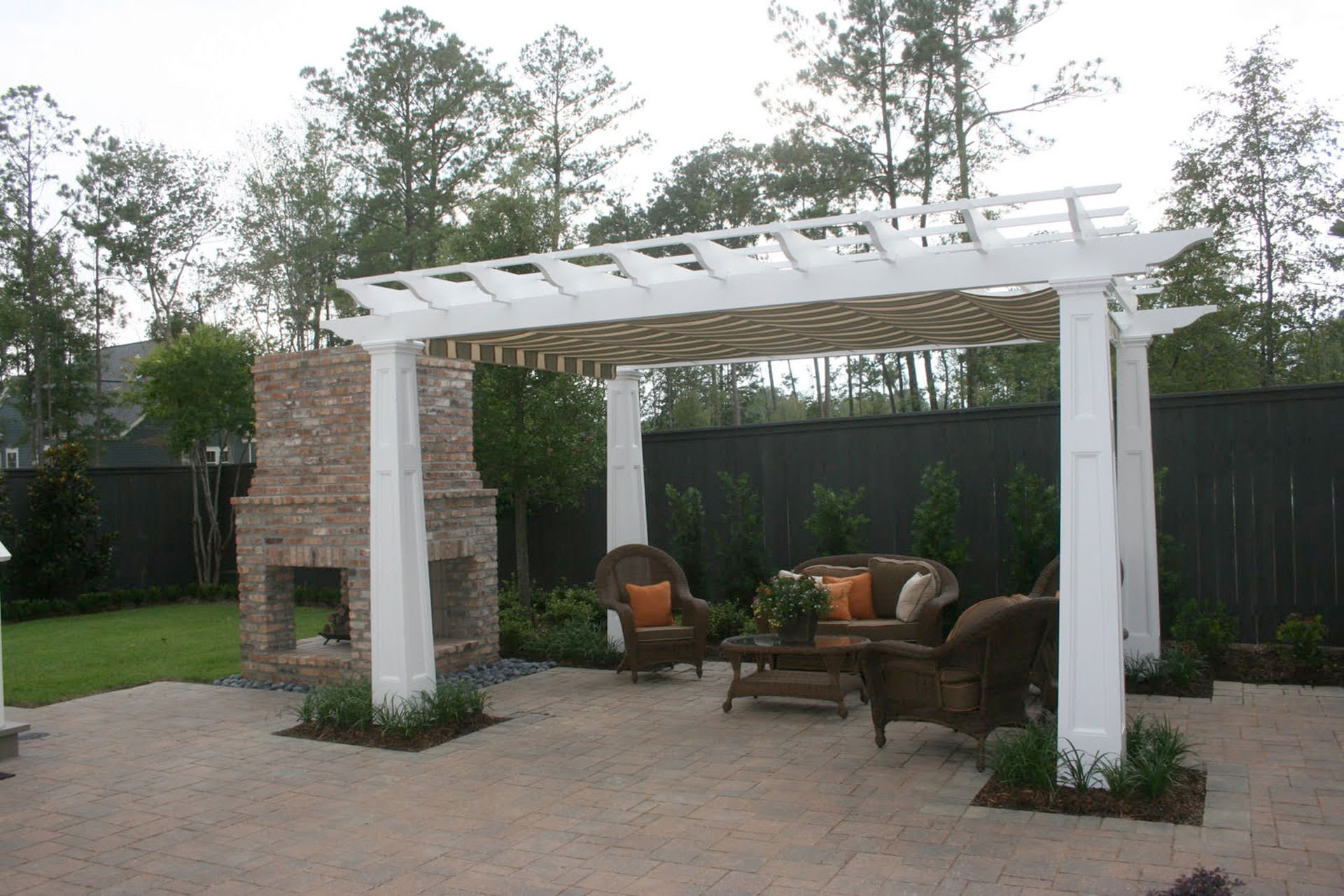 Pergola Design: Attached, Freestanding or Hybrid