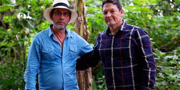 Alias Pastor Alape, miembro del secretariado de las FARC, y el general del Ejército Rubén Darío Alzate.