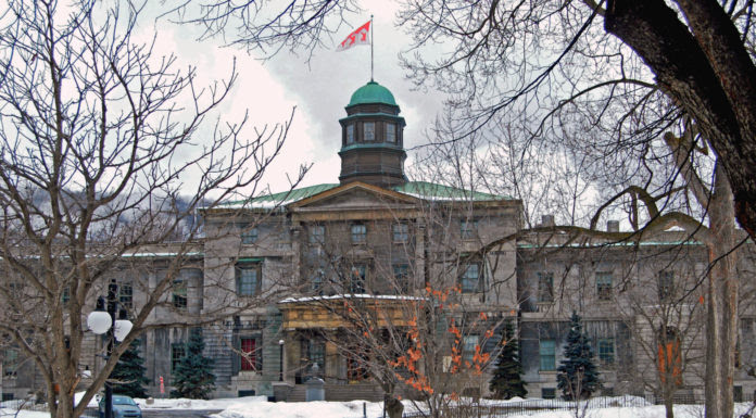 Sinh viên Mỹ chú ý hơn các đại học Canada sau bầu cử
