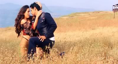 http://i298.photobucket.com/albums/mm253/blogspot_images/Gumnaam/PDVD_032.jpg