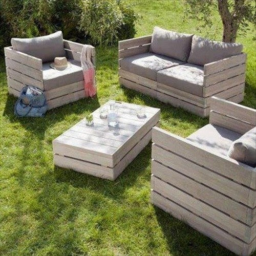 DIY Outdoor Furniture Made From Pallets